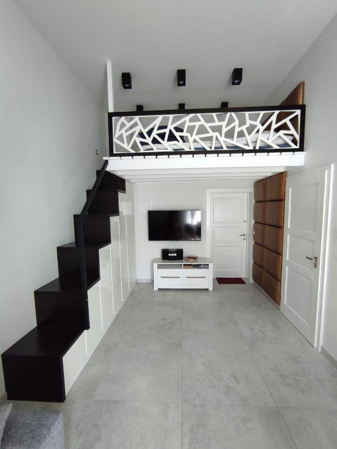 Apartament W Stylu Loft Jelenia Góra Екстериор снимка